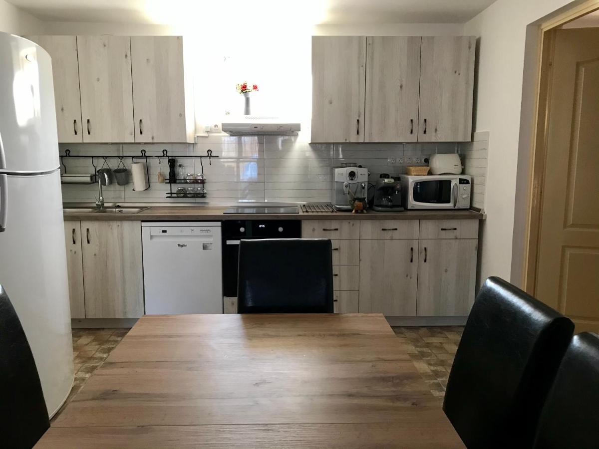 Viharsarki Apartman Gyula Exterior foto