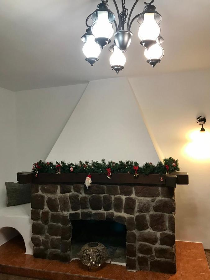 Viharsarki Apartman Gyula Exterior foto